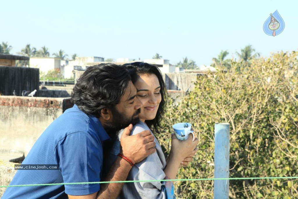 Uyirin Osai Tamil Movie Stills - 77 / 90 photos