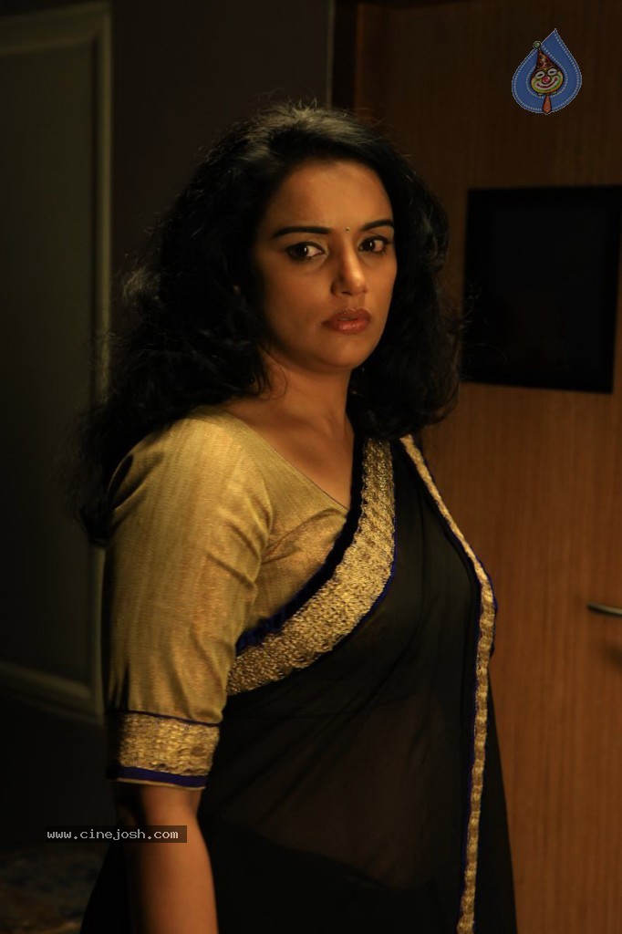 Uyirin Osai Tamil Movie Stills - 86 / 90 photos