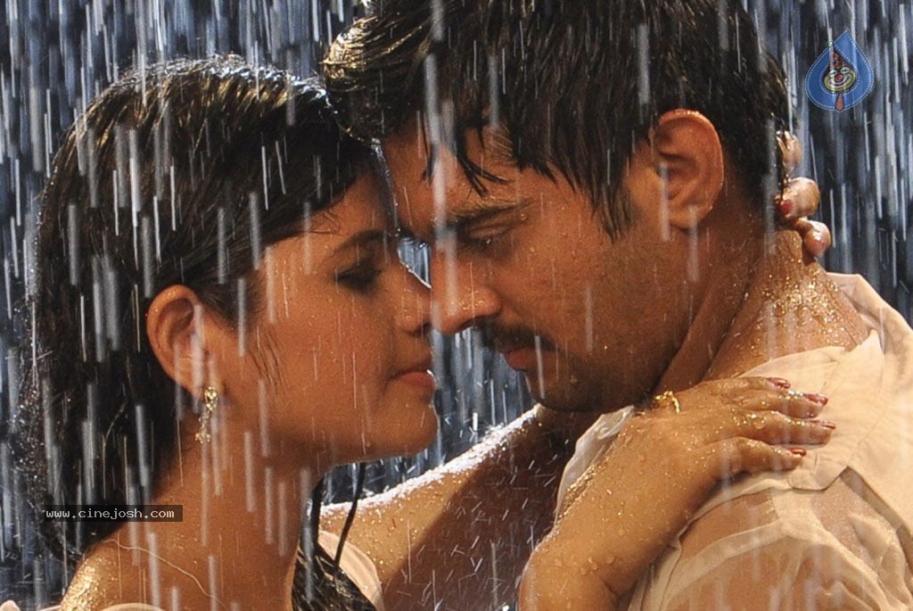 Uyirukku Uyiraga Tamil Movie Stills - 47 / 62 photos