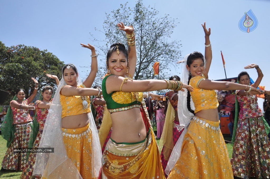 Uyirukku Uyiraga Tamil Movie Stills - 58 / 62 photos