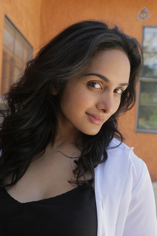 Vaadu Osthadu Movie Stills - 14 / 21 photos