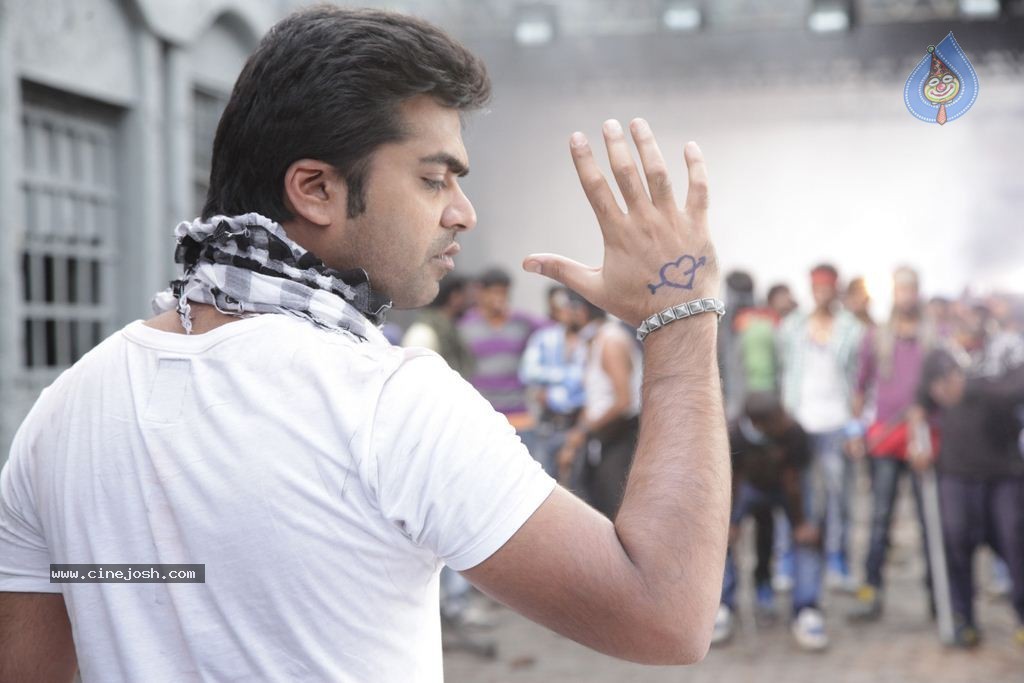 Vaalu Tamil Movie Photos - 6 / 12 photos