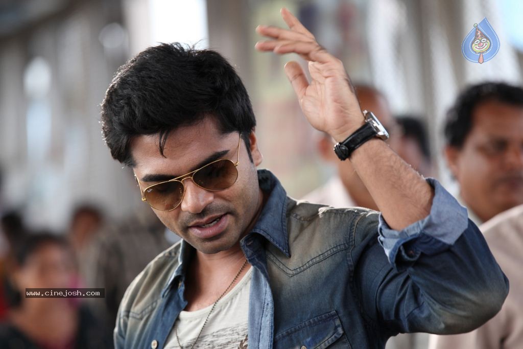 Vaalu Tamil Movie Photos - 8 / 12 photos