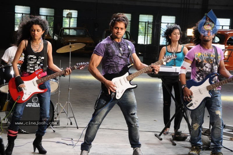 Vaanam Movie Latest Stills - 26 / 82 photos