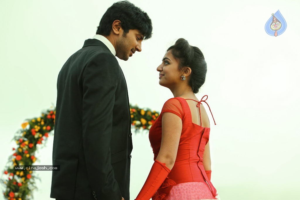 Vaayai Moodi Pesavum Tamil Movie Stills - 40 / 112 photos