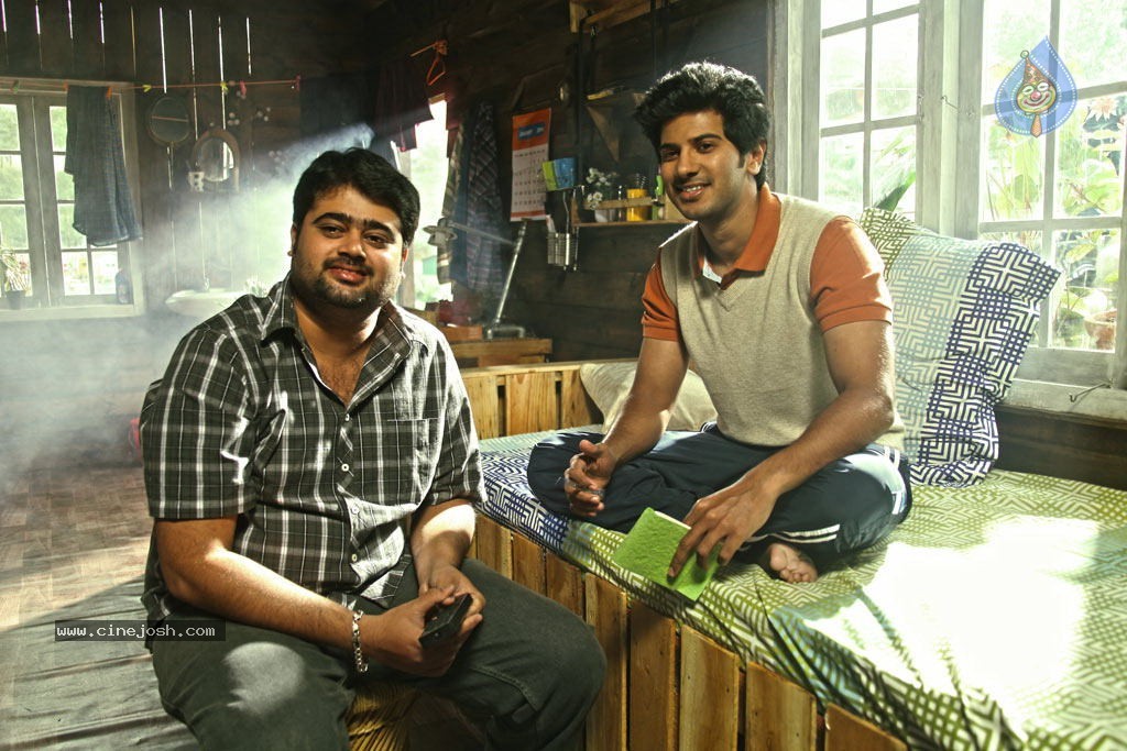 Vaayai Moodi Pesavum Tamil Movie Stills - 54 / 112 photos