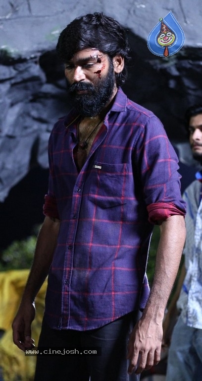 Vada Chennai Movie Stills - 1 / 21 photos