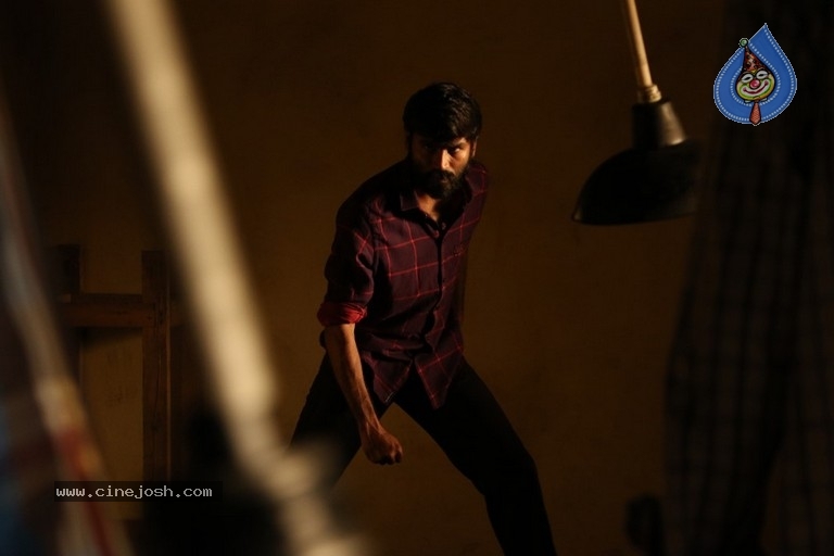 Vada Chennai Movie Stills - 5 / 21 photos