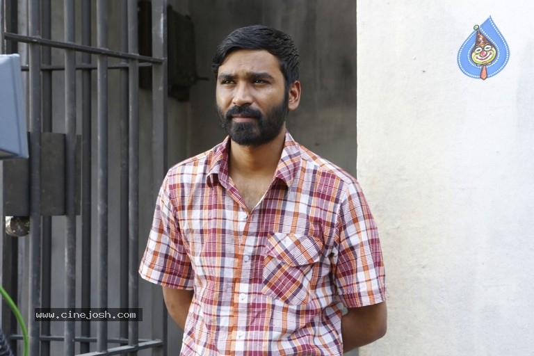 Vada Chennai Movie Stills - 6 / 21 photos