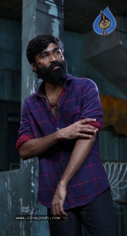 Vada Chennai Movie Stills - 7 / 21 photos