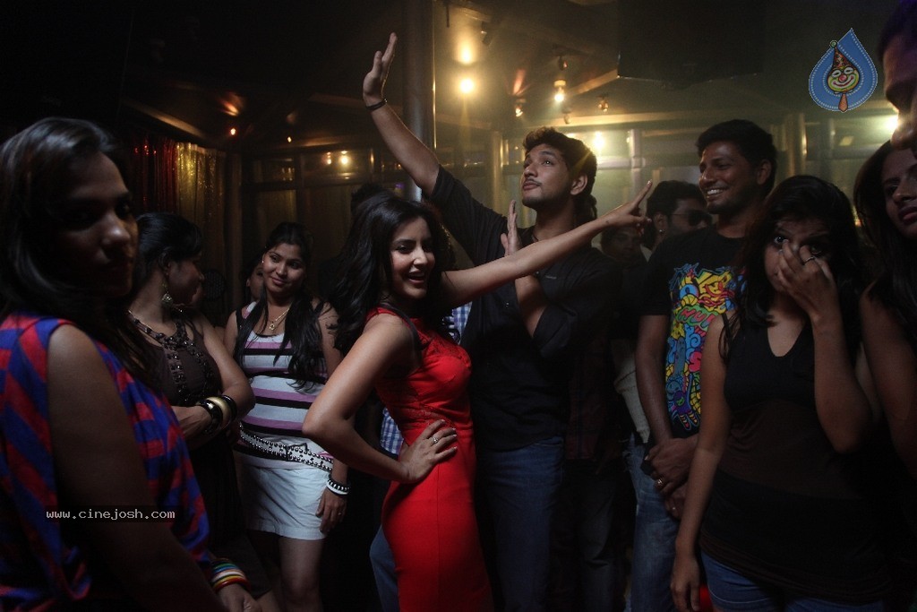 Vai Raja Vai Tamil Movie Stills - 3 / 35 photos