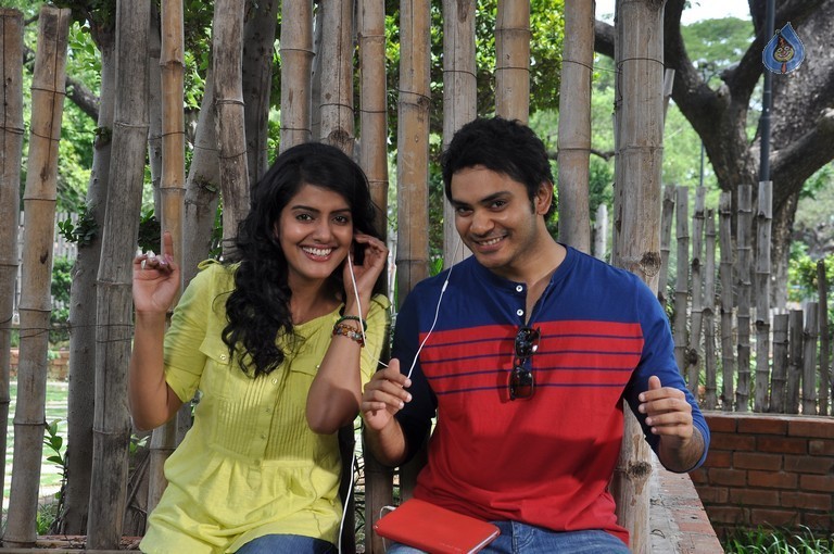 Valeba Raja Tamil Film Photos - 10 / 18 photos