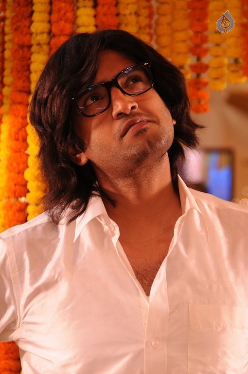 Valeba Raja Tamil Film Photos - 17 / 18 photos