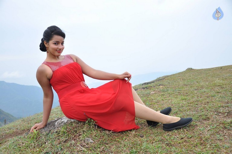 Vandanam Photos n Posters - 25 / 48 photos