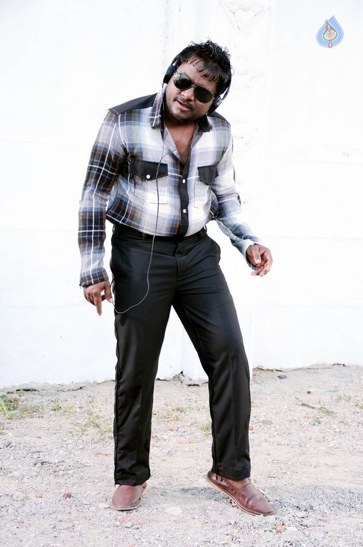 Vandanam Photos n Posters - 40 / 48 photos