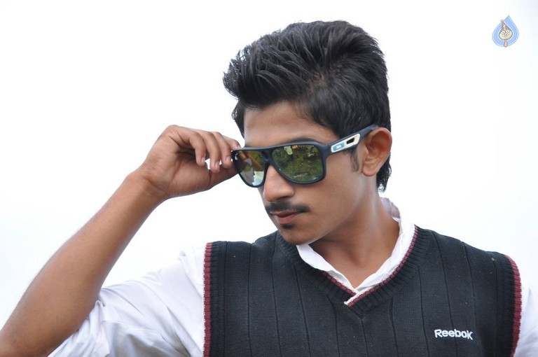 Vandanam Photos n Posters - 41 / 48 photos