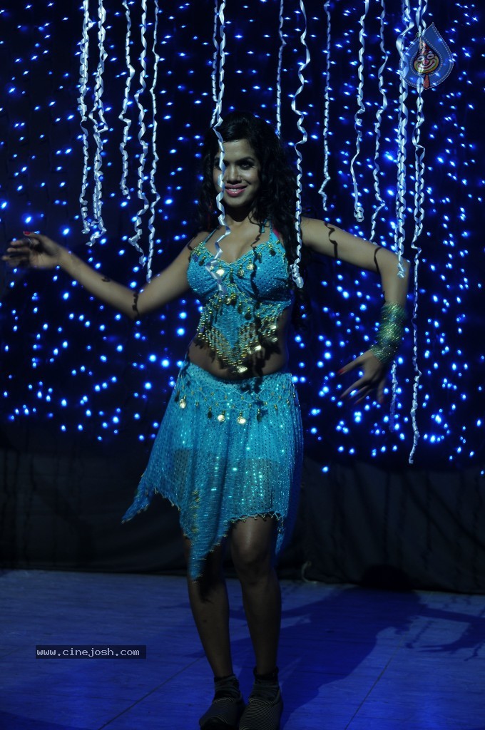 Vasool Raja Movie Latest Stills - 33 / 103 photos