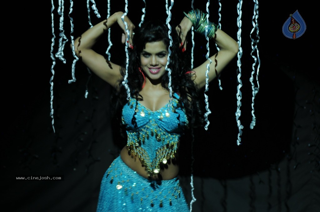 Vasool Raja Movie Latest Stills - 35 / 103 photos