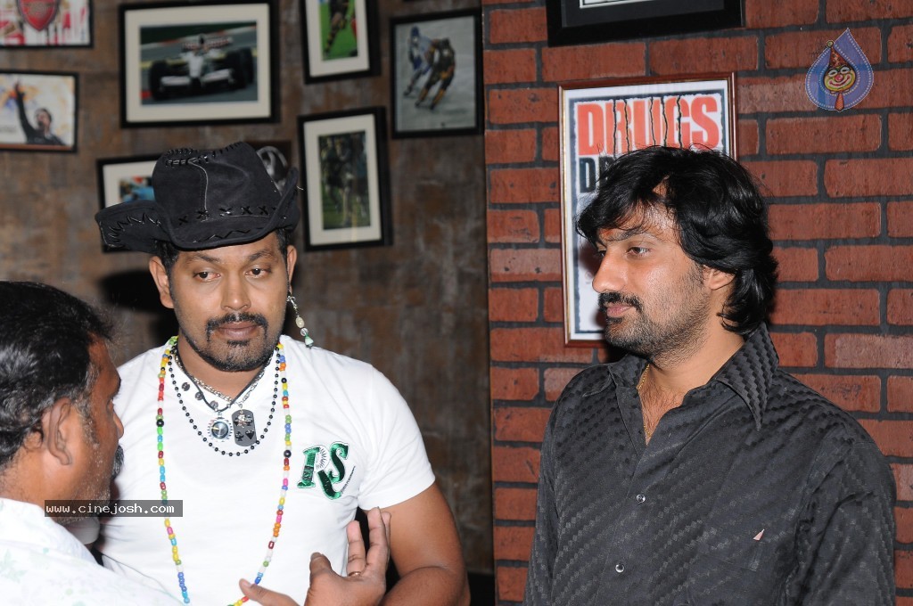 Vasool Raja Movie Latest Stills - 70 / 103 photos