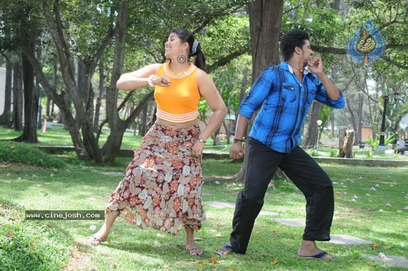 Vazhi Vidu Kanne Vazhi Vidu Movie Stills - 34 / 37 photos