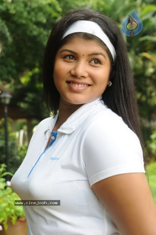 Vazhi Vidu Kanne Vazhi Vidu Tamil Movie Stills - 8 / 41 photos