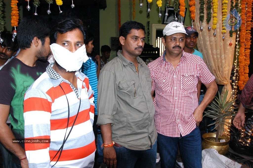 Veedu Theda Movie New Stills - 27 / 72 photos