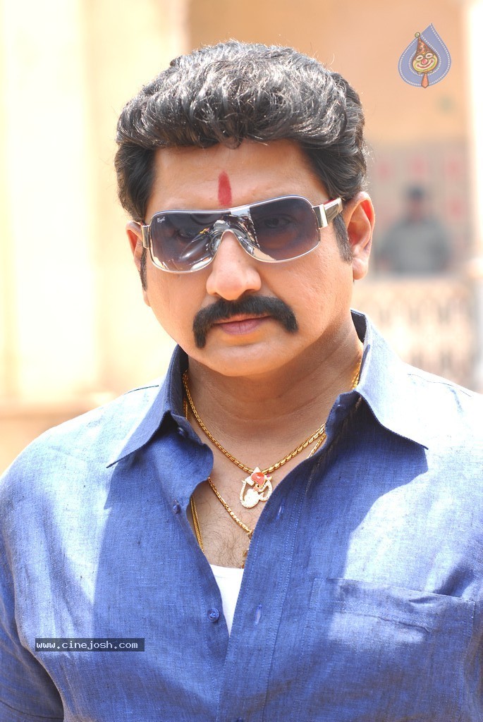 Veedu Theda Movie New Stills - 52 / 72 photos