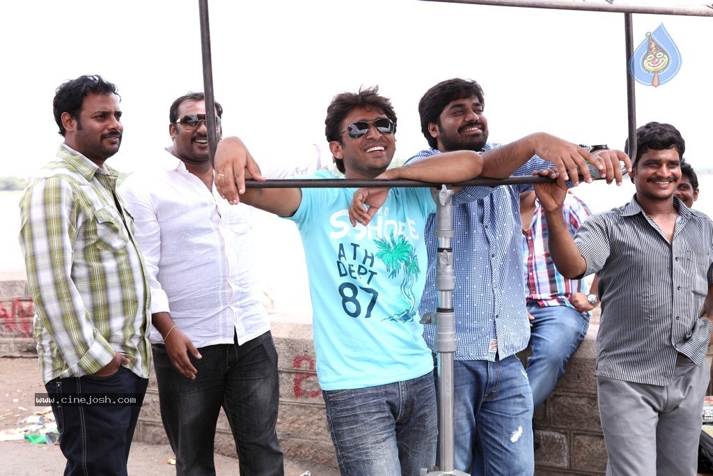Veedu Theda Movie New Stills - 65 / 72 photos