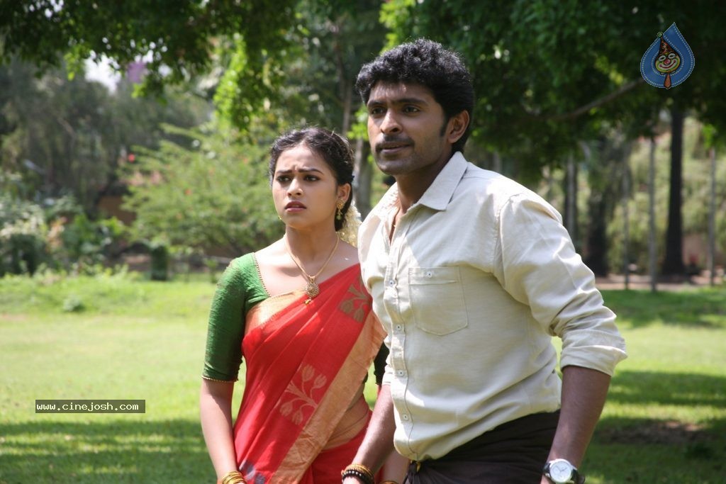 Vellakkara Durai Tamil Movie Gallery - 42 / 68 photos