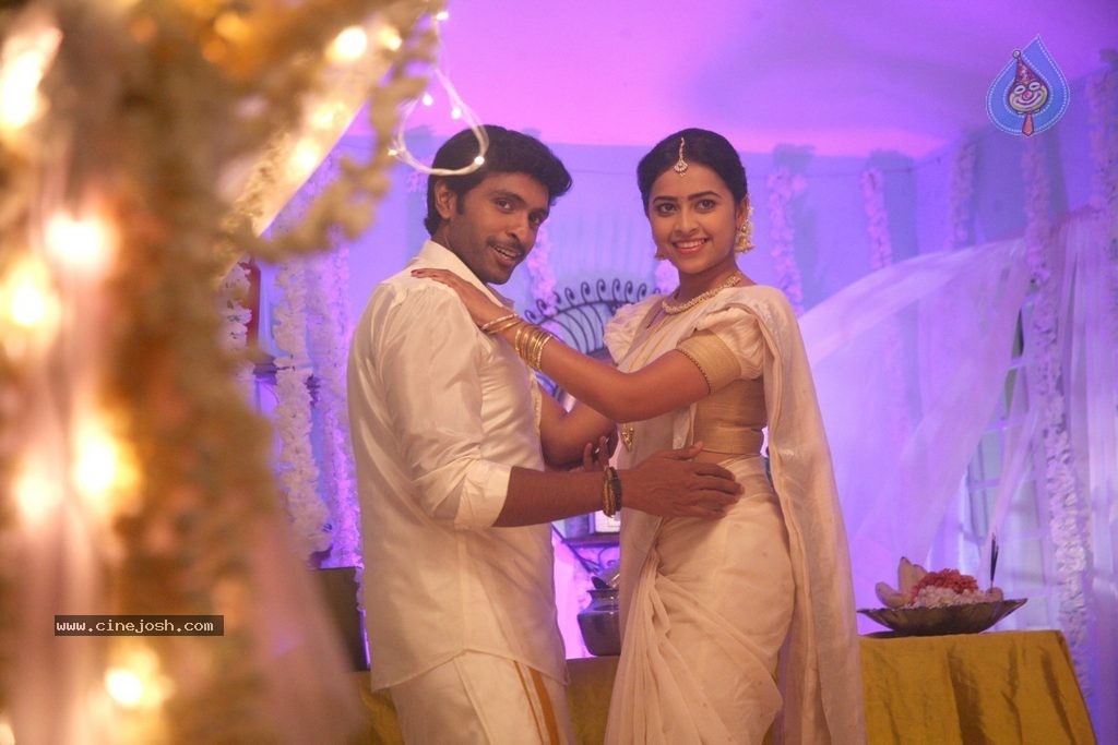 Vellakkara Durai Tamil Movie Gallery - 49 / 68 photos