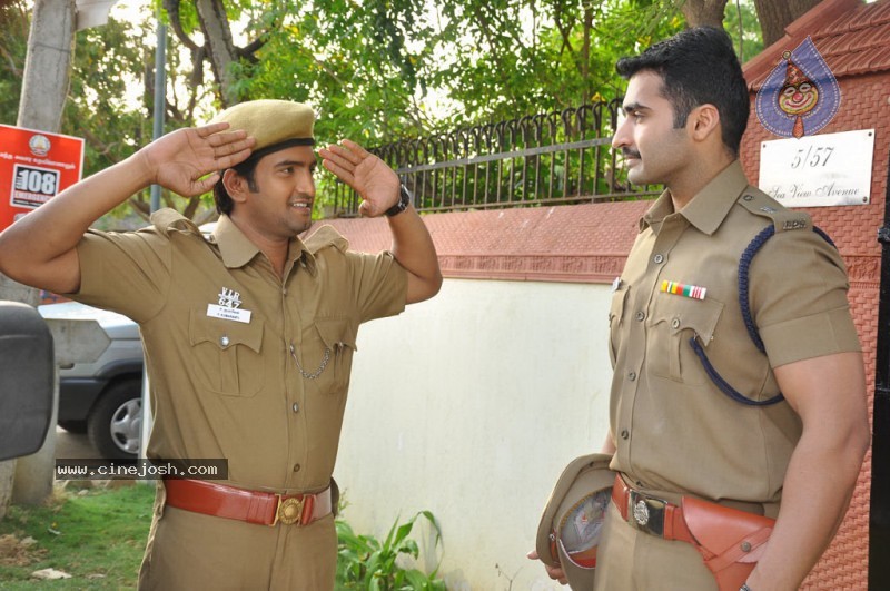 Vellore Mavattam Tamil Movie Stills  - 9 / 49 photos