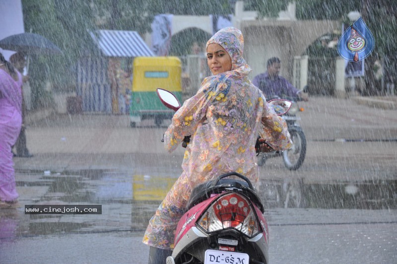 Vellore Mavattam Tamil Movie Stills  - 18 / 49 photos