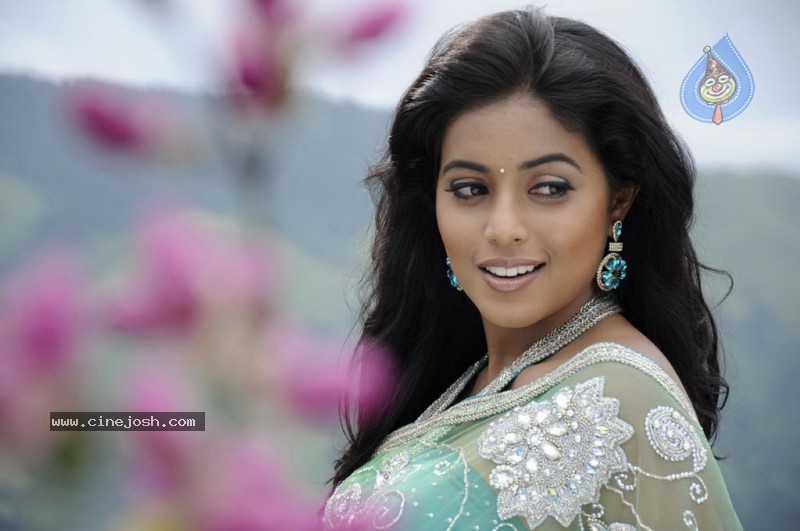 Vellore Mavattam Tamil Movie Stills  - 20 / 49 photos