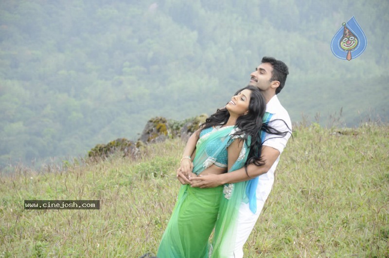 Vellore Mavattam Tamil Movie Stills  - 21 / 49 photos