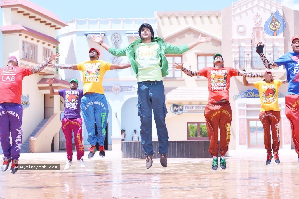 Venkatadri Express Movie Stills n Walls - 71 / 111 photos