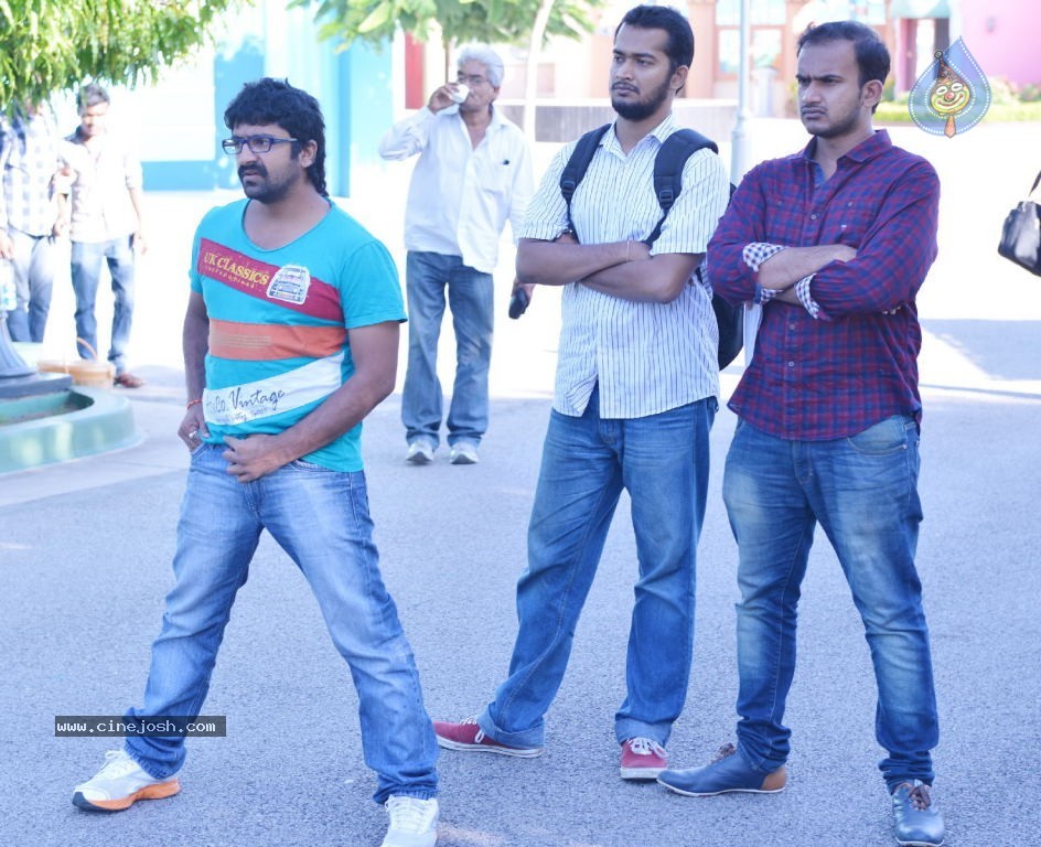 Venkatadri Express Movie Stills n Walls - 92 / 111 photos