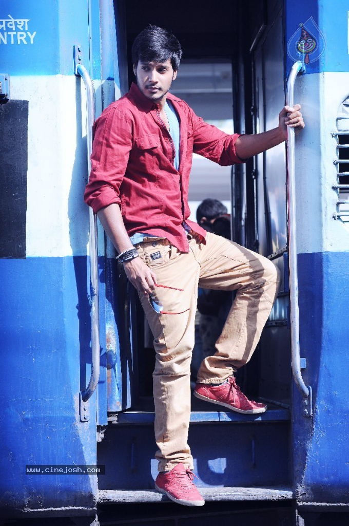 Venkatadri Express Movie Stills n Walls - 103 / 111 photos