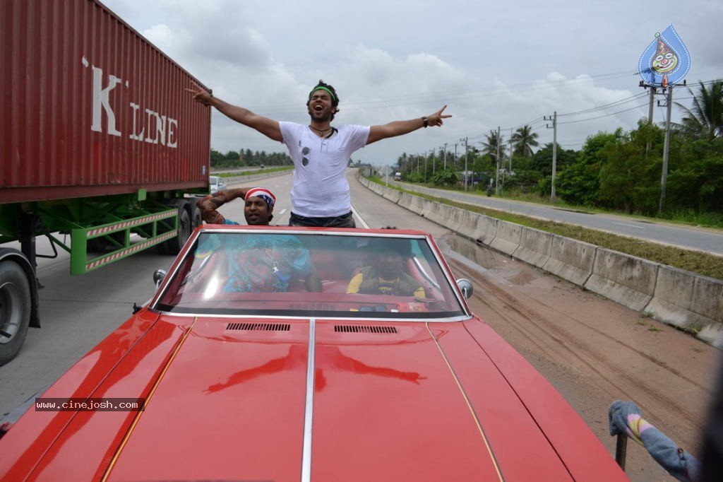 Vennela One and Half Movie Stills - 25 / 27 photos