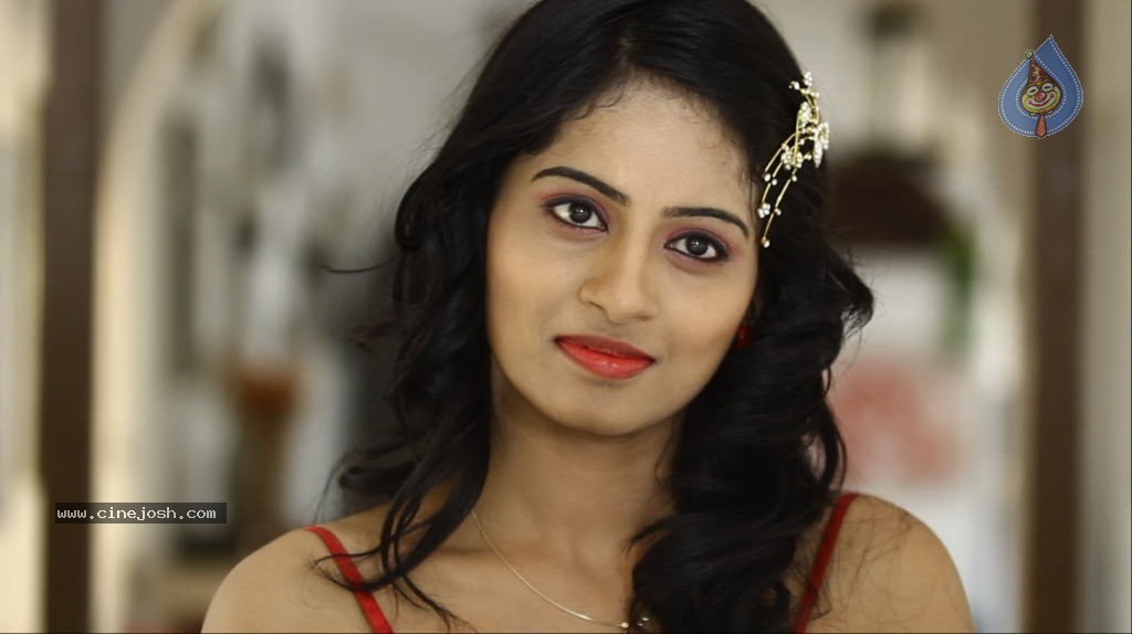 Vethika Nenu Naa Ishtamga Movie Stills - 32 / 33 photos