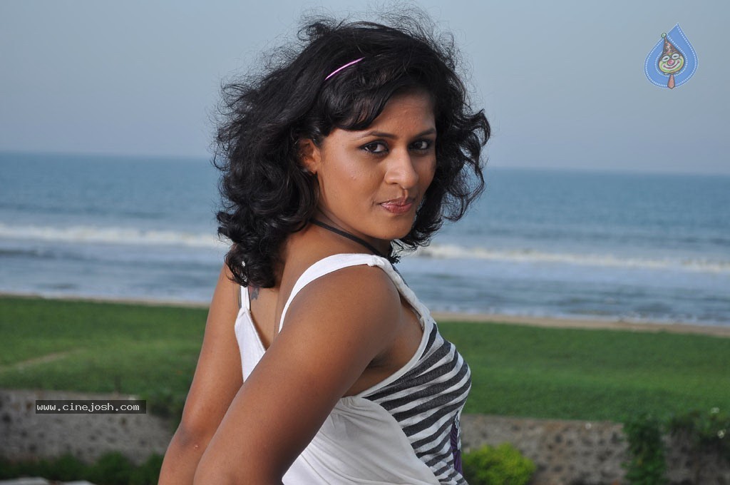 Vetkathai Kettal Enna Tharuvai Tamil Movie Stills - 68 / 81 photos