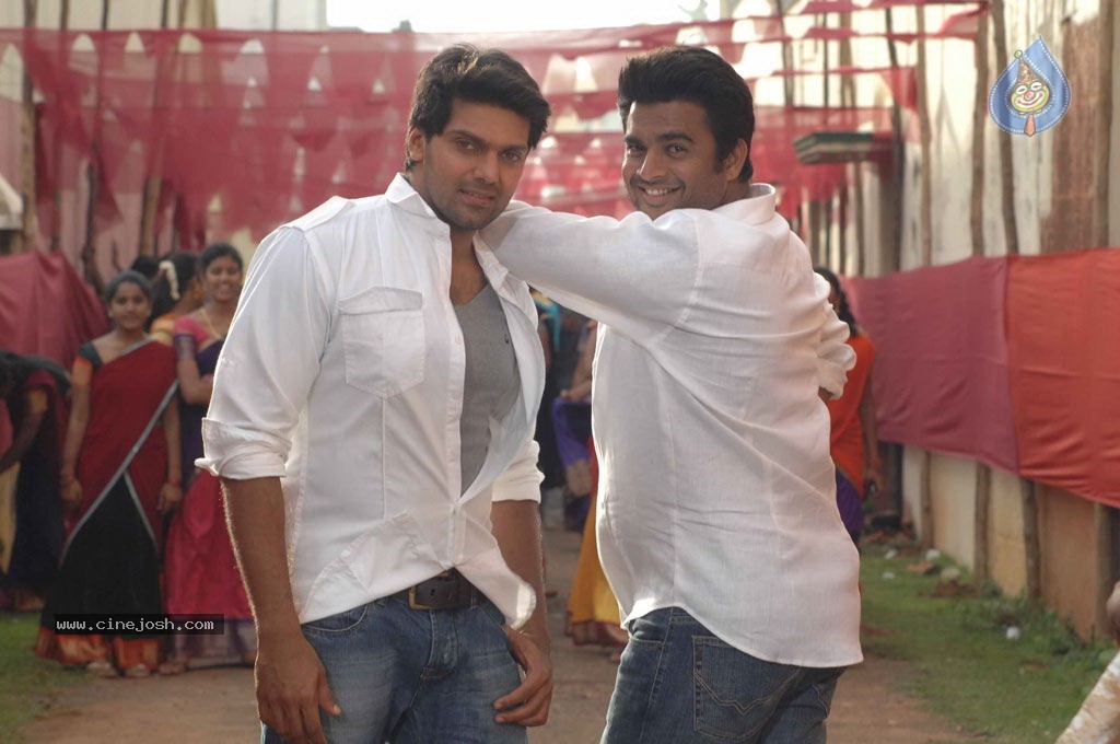 Vettai Tamil Movie New Stills - 24 / 32 photos