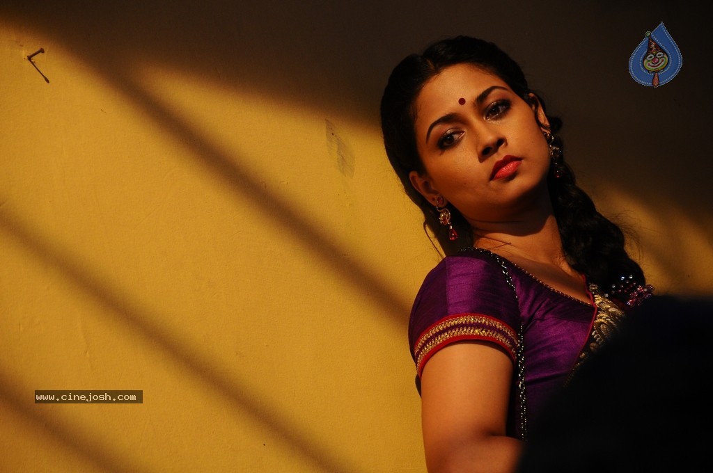 Vidiyamoon Movie Stills - 11 / 58 photos