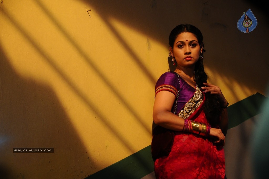 Vidiyamoon Movie Stills - 14 / 58 photos