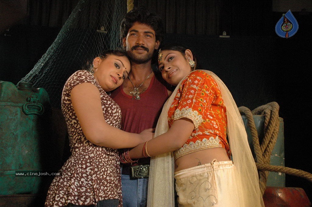 Vijaya Nagaram Tamil Movie Stills - 33 / 37 photos