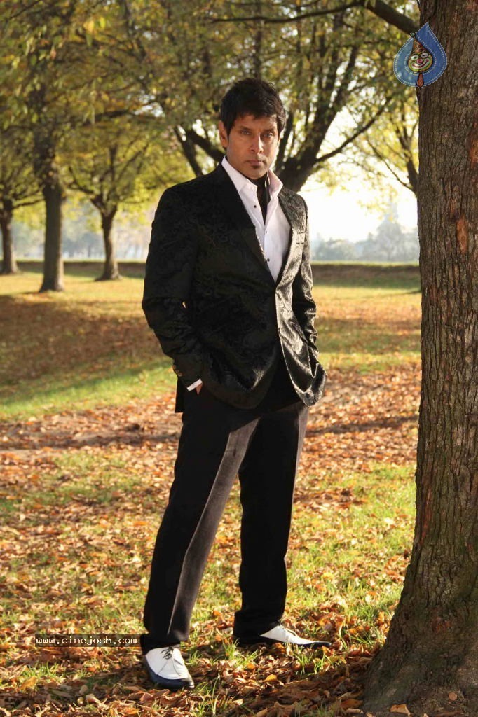 Vikram Stills in Veedinthe Movie - 21 / 84 photos
