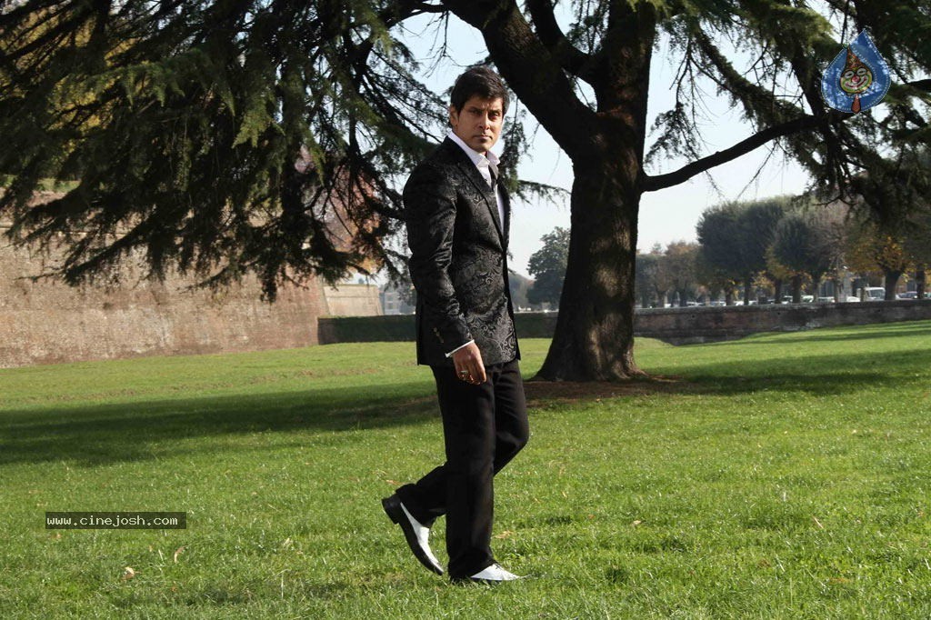 Vikram Stills in Veedinthe Movie - 39 / 84 photos
