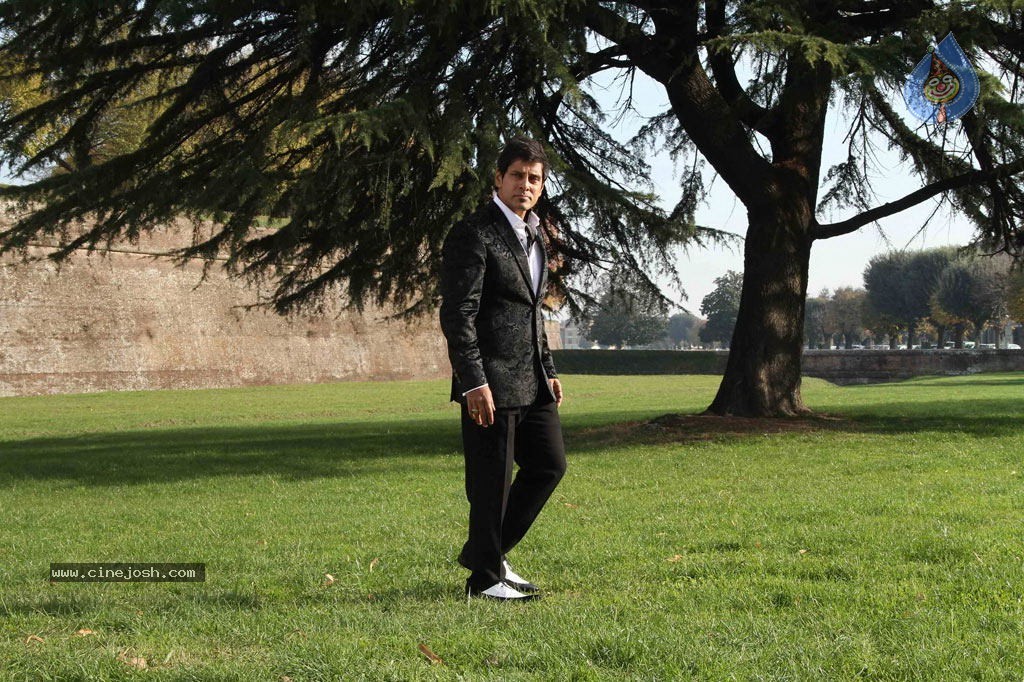 Vikram Stills in Veedinthe Movie - 53 / 84 photos