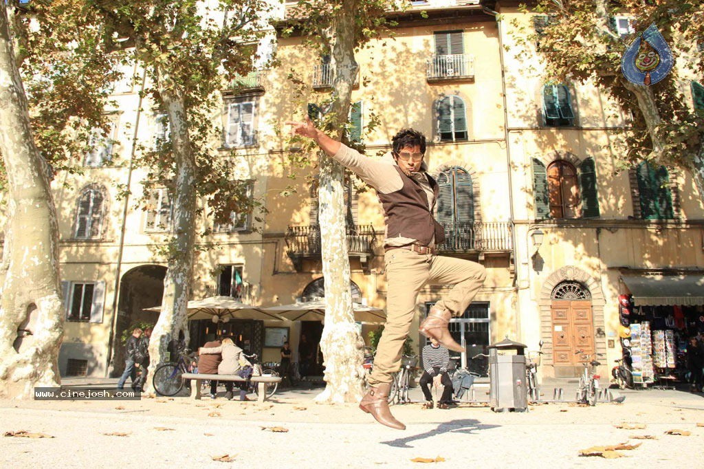 Vikram Stills in Veedinthe Movie - 62 / 84 photos