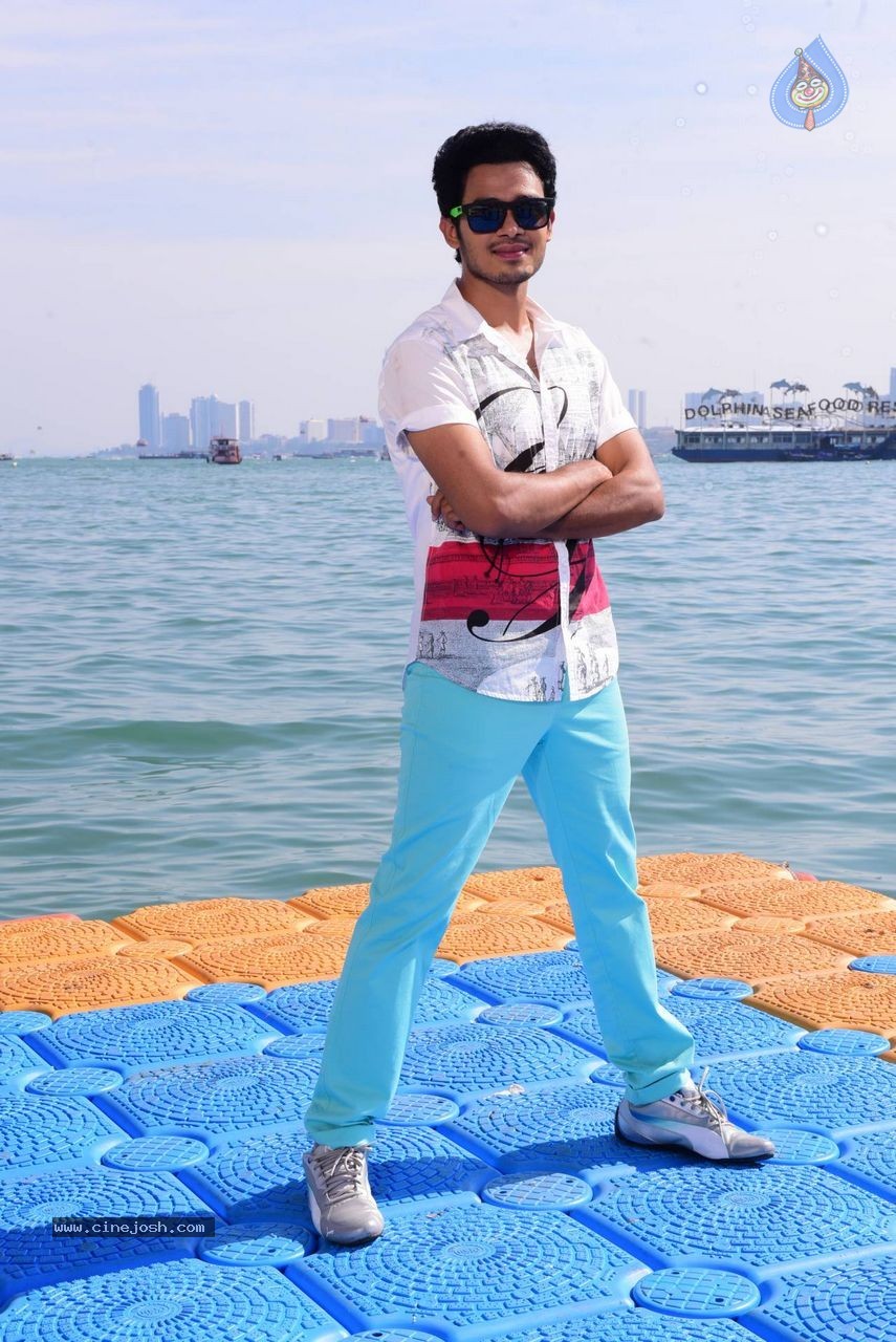 Vinavayya Ramayya Movie Stills - 7 / 24 photos