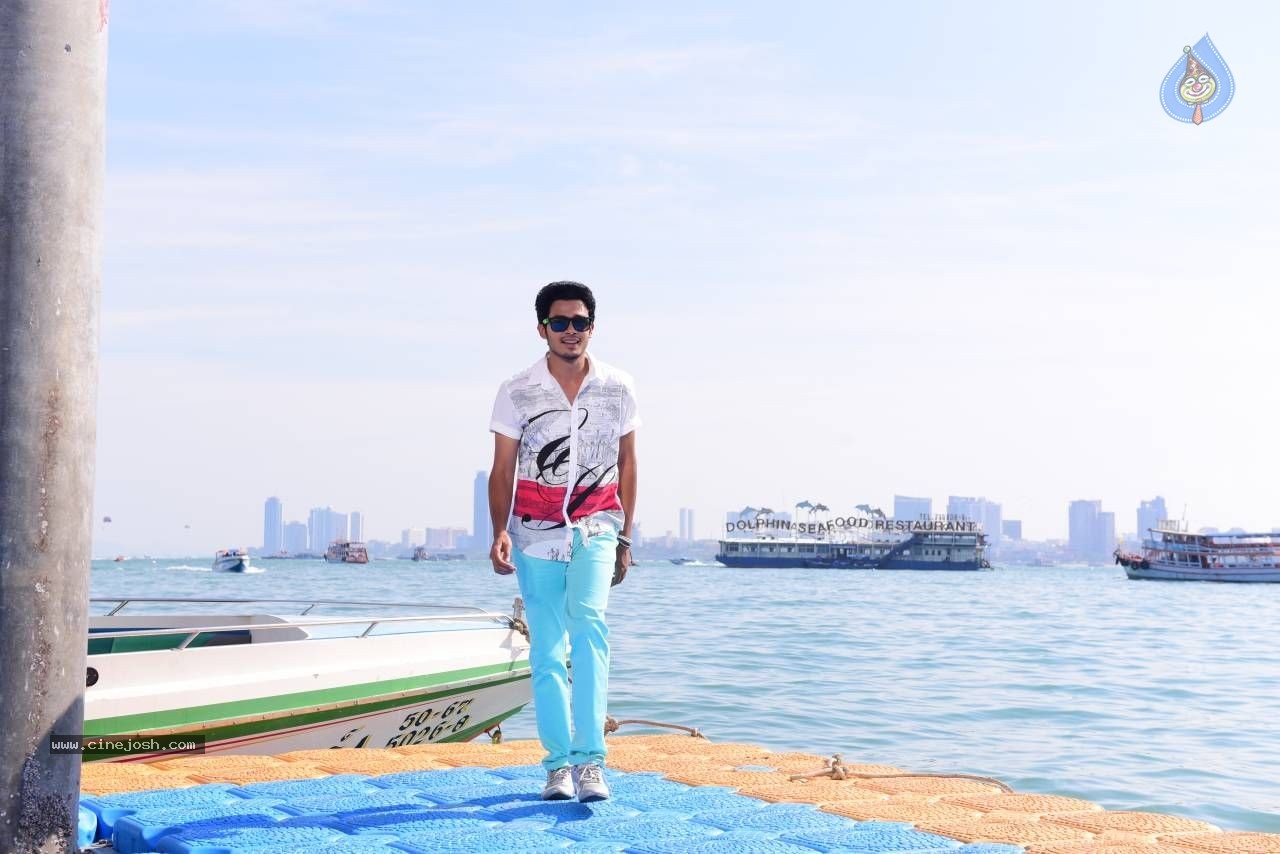 Vinavayya Ramayya Movie Stills - 11 / 24 photos